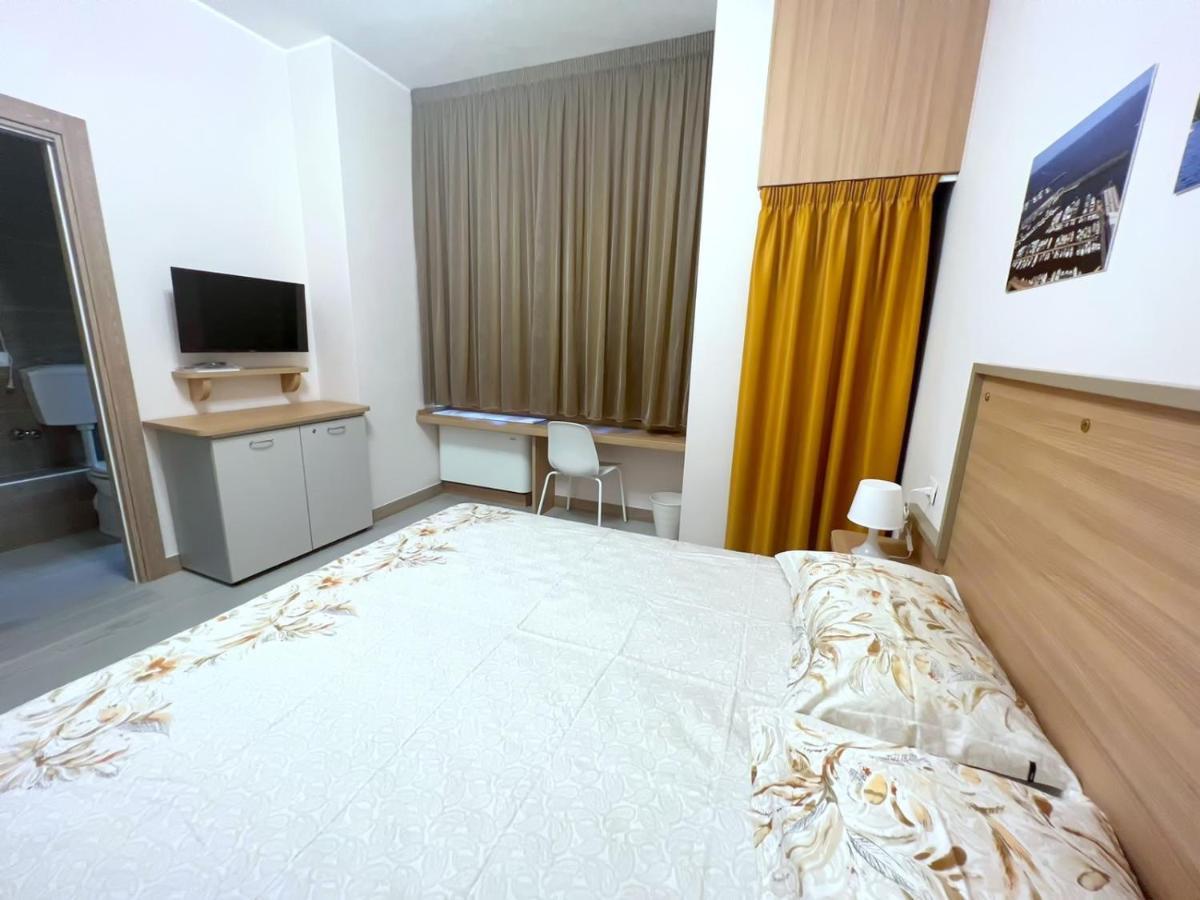 Sissi Comfort Rooms Foresteria Lombarda Monza Exterior foto