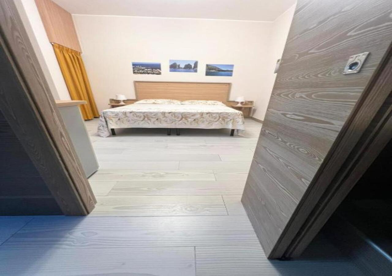 Sissi Comfort Rooms Foresteria Lombarda Monza Exterior foto
